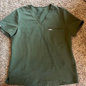 FIGS women’s V-Neck Top in moss